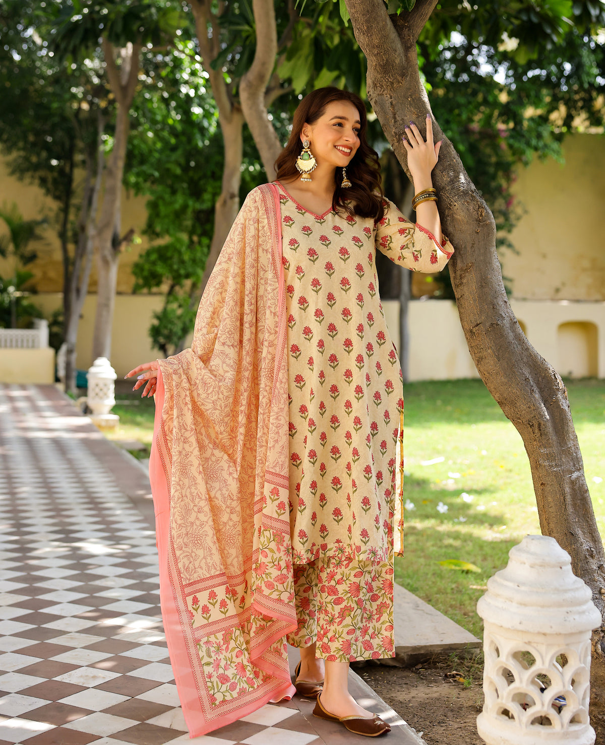 Gulabo Off White Printed Cotton Suit Set